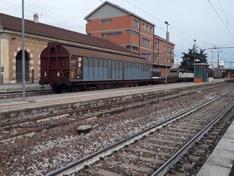 Clicca per vedere l'immagine alla massima grandezza