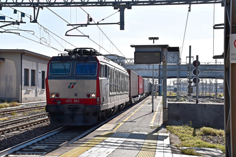 Clicca per vedere l'immagine alla massima grandezza