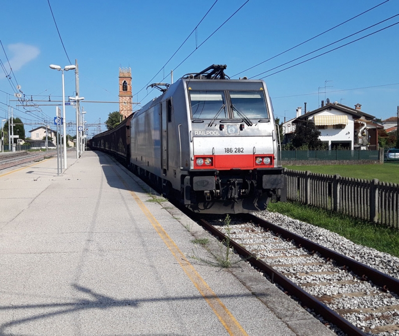 Clicca per vedere l'immagine alla massima grandezza