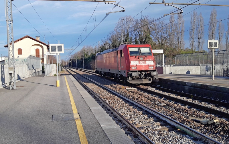 Clicca per vedere l'immagine alla massima grandezza