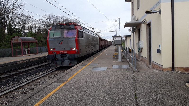 Clicca per vedere l'immagine alla massima grandezza